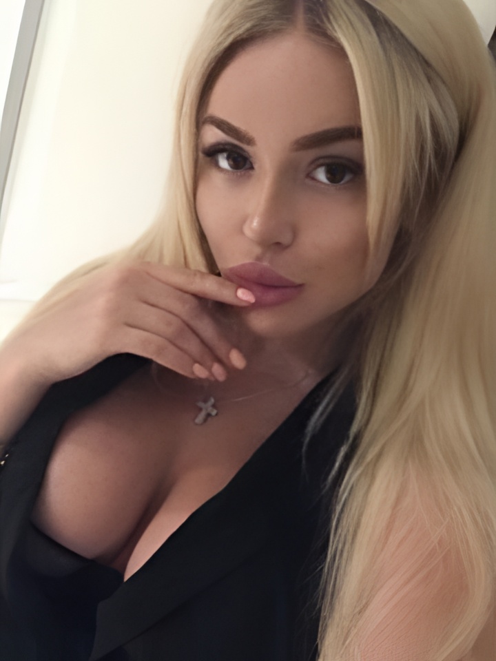 Леля привлекательная девушка из Дятьково цена от 3000 руб