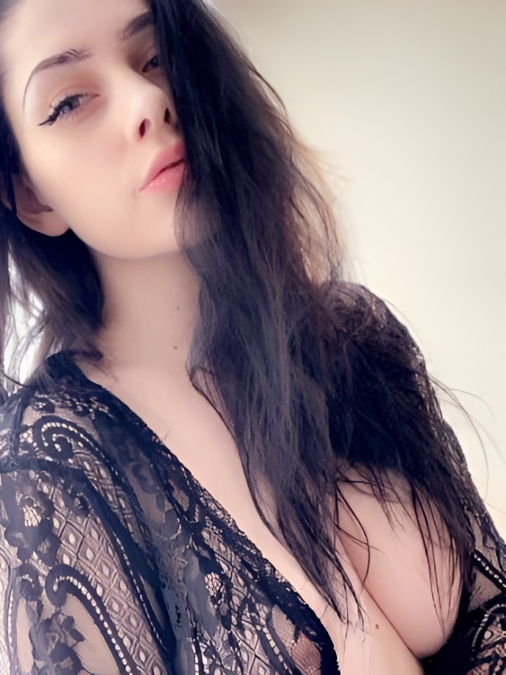 Лея привлекательная девушка из Дятьково цена от 10000 руб