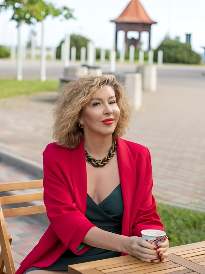 Олеся привлекательная девушка из Дятьково цена от 5000 руб