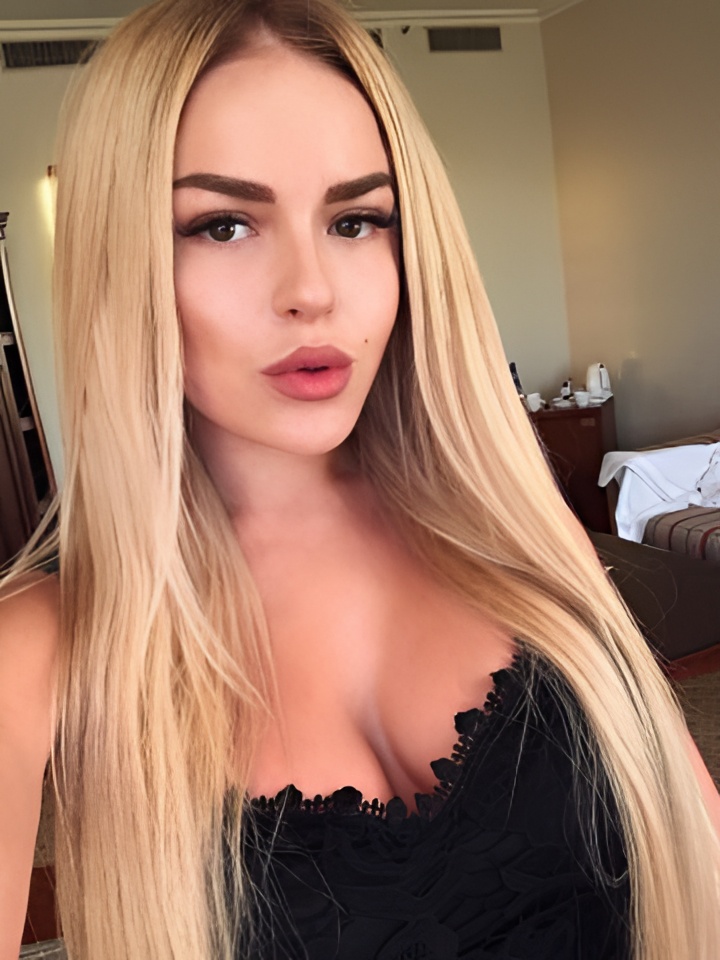 Светлана привлекательная девушка из Дятьково цена от 3000 руб