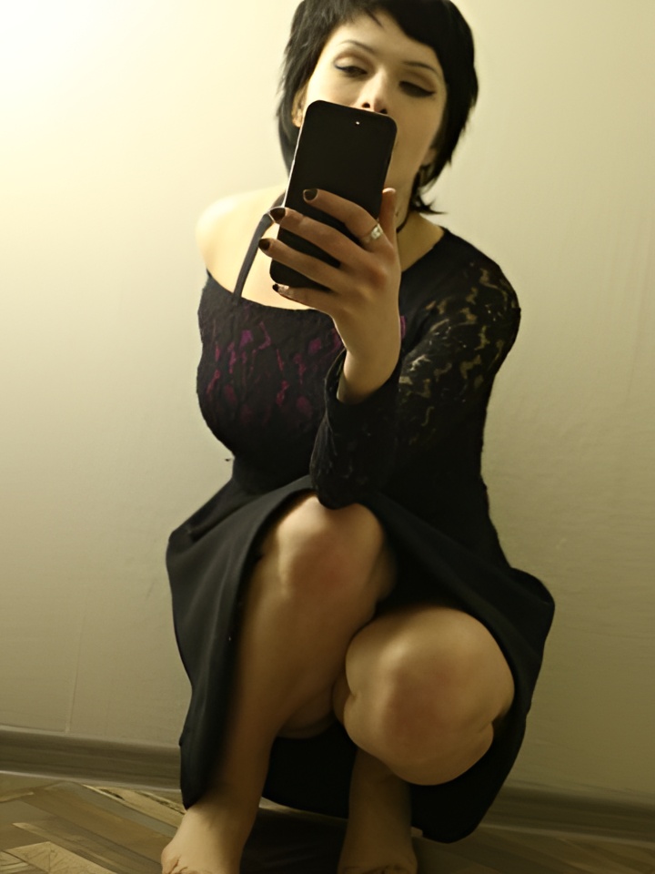 Виктория привлекательная девушка из Дятьково цена от 5000 руб