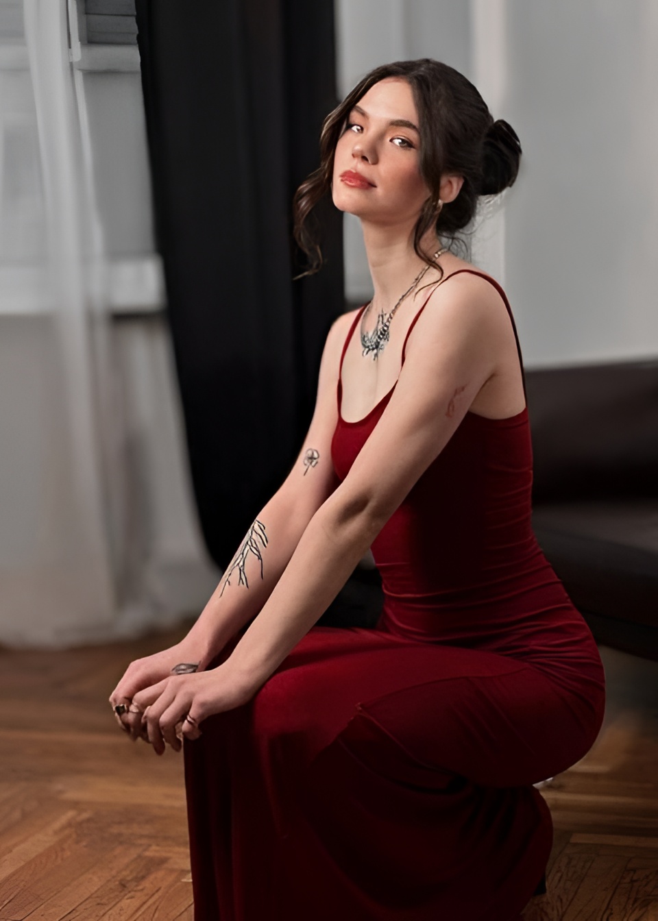 Кристина привлекательная девушка из Дятьково цена от 15000 руб